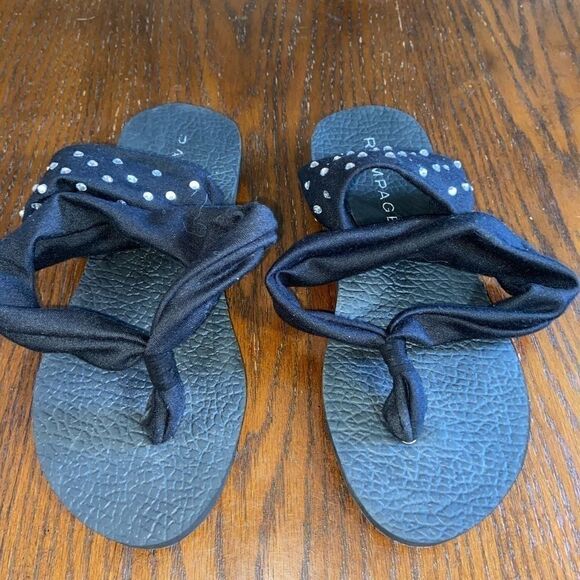 Woman’s rampage canvas open toe black thong sandal - Picture 8 of 9